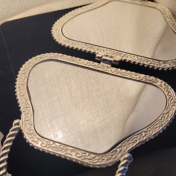 Leapord 4/3" Purse Shaped Compact Mirror Silver Tone Frame - Picture 6 of 8